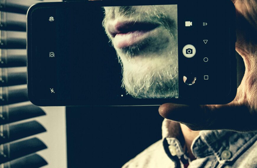 A Evolução Humana na Era da Tecnologia: Estamos Nos Tornando uma Nova Espécie?